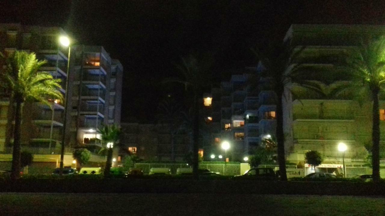 Sea Front Apart. 2 Pools / 1ª Linea. 2 Piscinas Apartment Segur de Calafell Luaran gambar